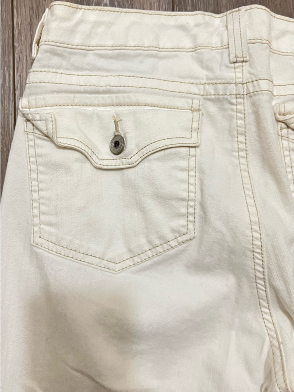 Gloria Vanderbilt The Perfect Fit Cream Jeans Navy Yellow Label Capris size 10 - Picture 8 of 8